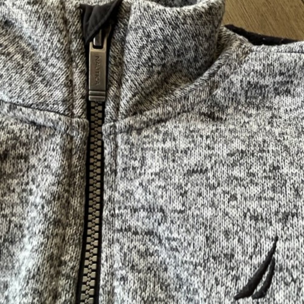 Boys Size 7 Nautica Zip Up in Grey